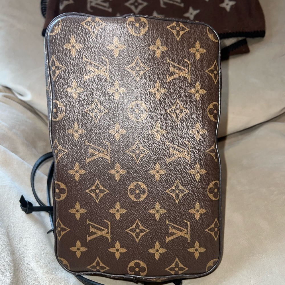 Louis Vuitton Neo Noe MM in excellent condition. - Picture 3 of 16